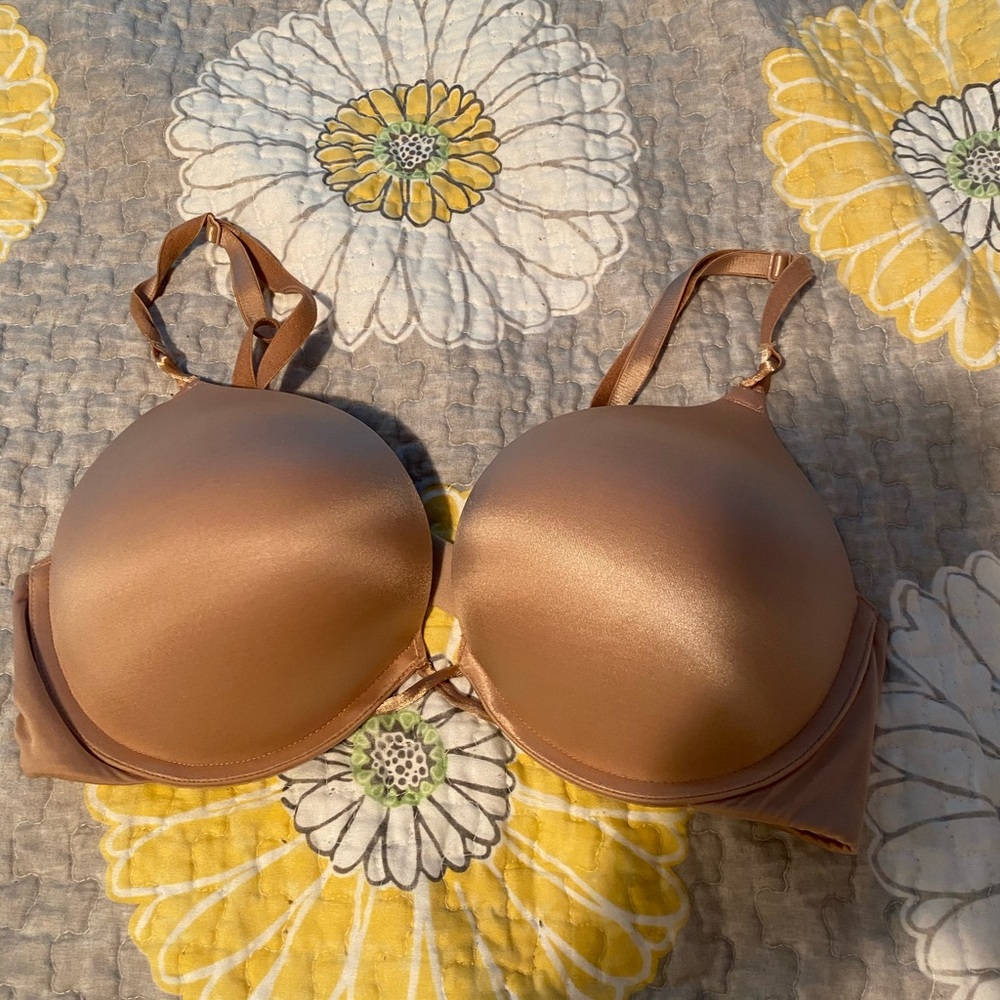 VS Bombshell Plunge 36C.